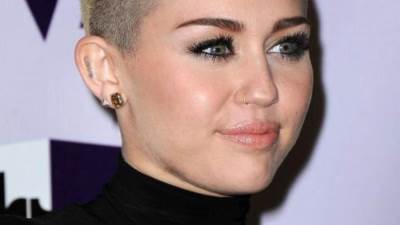 نفي شائعة وجود علاقة بين مايلي سايروس وMike WiLL Made It