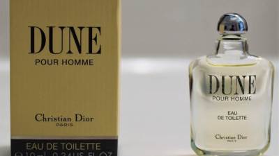 اهربي إلي عالم الأحلام مع عطر Dune من ديور
