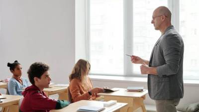 للمعلمين فقط .. دليلك للتعامل مع الطلبة المزعجين