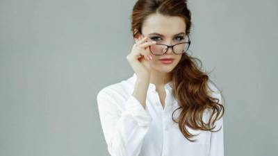 نصائح بسيطة تُمكن الرجل من فك لغز المرأة الحازمة