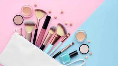 حقيبة جمالك هذا الشتاء بريق دائم