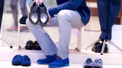 تعرفي على الحذاء الذي يكرهه الرجال