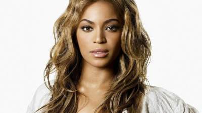 "بيونسيه" تفاجئ جمهورها بطرح ألبومها الجديد دون ترويج