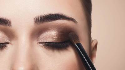 المكياج الدخاني الأفضل لنظرة جذابة