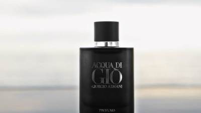 تمتع بالجاذبية المطلقة مع عطر Acqua di Gio Essenza  يقدمه لك جورجيو أرماني