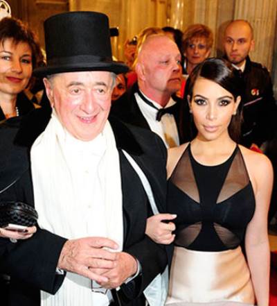 كيم كارداشيان في فيينا .. تحرّش جنسي وهجوم عنصري