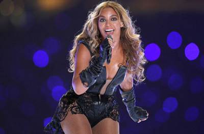 نجوم برشلونة يحتفلون بالكلاسيكو مع بيونسيه