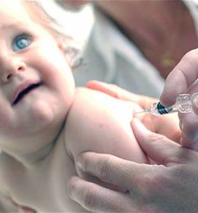 كيف تخففين من ألم تطعيم طفلك؟