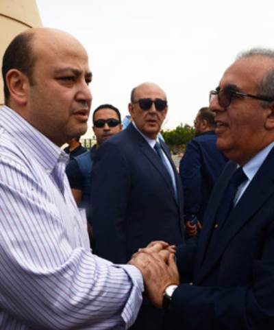 بالصور .. جنازة والدة الاعلامي عمرو أديب