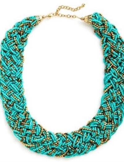 بالصور .. باقة مدهشة من القلائد الجديدة