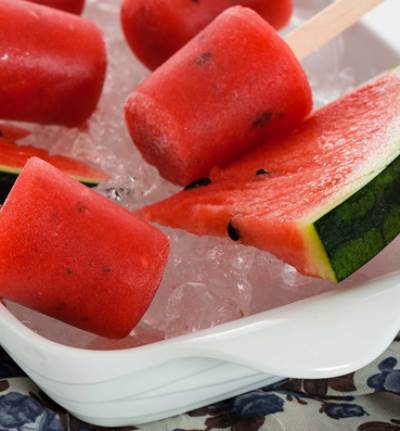 تناول البطيخ فى السحور وتجنب العصائر يقلل من شعورك بالعطش فى الصيام