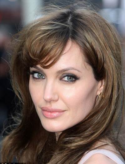  سر نضارة أنجلينا جولي ونجمات هوليوود .. جلسة تنظيف للبشرة بـ 800 دولار