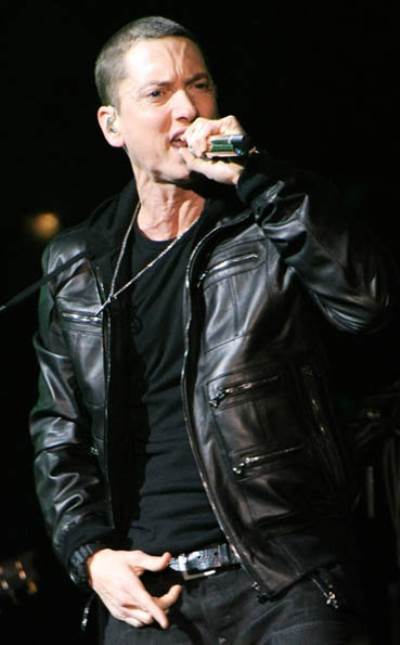 بالصور .. مشاهير بدأوا من القاع ووصلوا للقمة