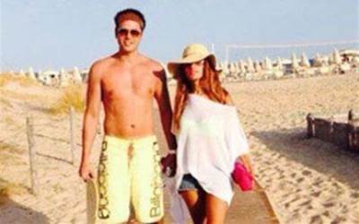 بالصور .. عز يغضب من صورة سربتها زينه تجمعهما في شهر العسل بأميركا