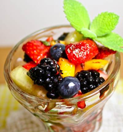 في حر الصيف الشديد تمتعي بمذاق سلطة الفواكه بالنعناع