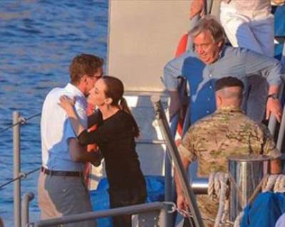 بالصور .. أنجلينا جولي تستأنف تصوير فيلمها الجديد على متن سفينة بحرية