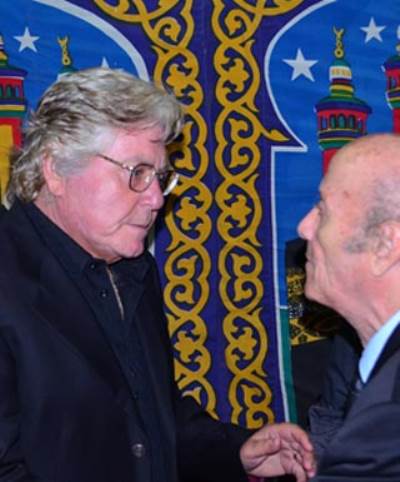 بالصور .. ليلى علوي ونهال عنبر وحسين فهمي في عزاء سعيد مرزوق