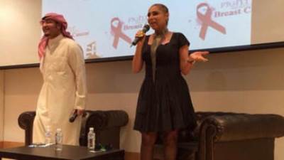 شاهد فنانة خليجية تحلق شعرها على "الزيرو".. تعرف على السبب