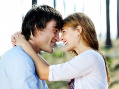 12 تصرف لتقع زوجتك في غرامك أكثر فأكثر