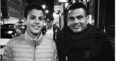 عمرو دياب في صورة مع نجله عبد الله