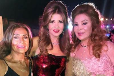 ثلاثة أجيال في حفل زفاف ابنه صفاء أبو السعود