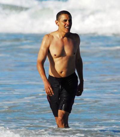  شاهد الرئيس الأمريكي والروسي والفرنسي بملابس البحر