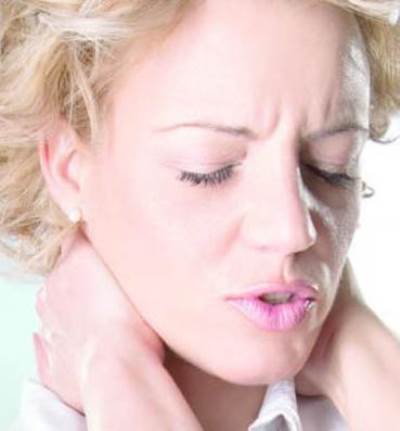 آلام الرقبة المتواصلة .. نصائح ومحاذير