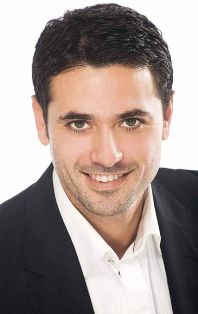 بالمستندات .. أحمد عز يقاضي شقيقة زينة بتهمة الشهادة الزور