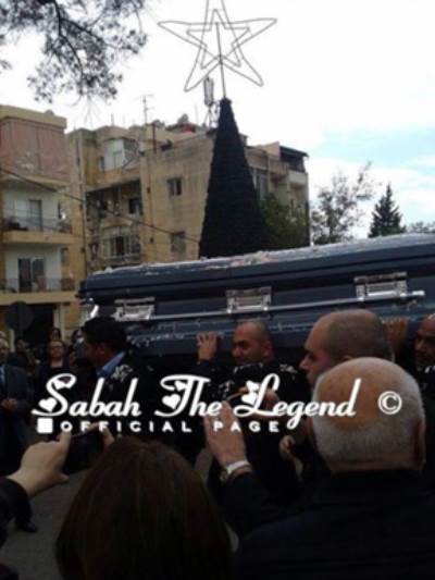 صور نقل جثمان الشحرورة صباح من فندق البرازيليا إلى كنيسة سانت تريز