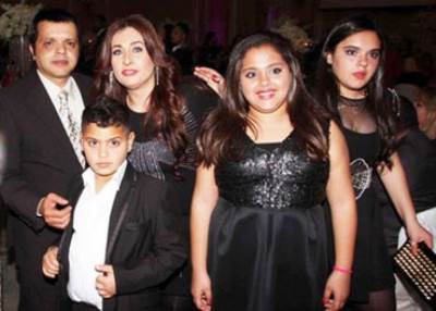  لأول مرة .. محمد هنيدي ينشر صورة زوجته وأبنائه