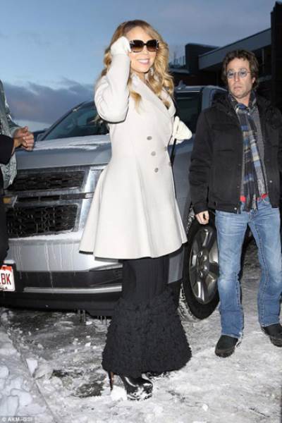 ماريا كاري تبدأ عطلتها في أسبن وحيدة