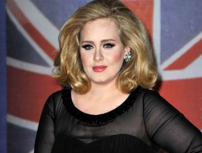 حقيقة إنفصال أديل عن حبيبها سايمون كونيكي!