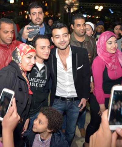 بالصور .. فاطيما وهيثم شاكر وعبد الباسط حمه فى احتفالات رأس السنة