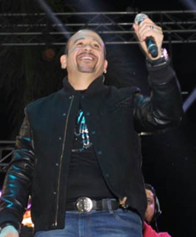 هشام عباس واحمد عصام يشعلان مول العرب