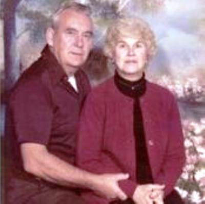 هذا ما فعله رجل بعدما توفيت زوجته اخلاصاً لها !