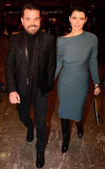 صور بيرين سات تتحدى قسوة الثلوج لمساندة صديقتها المقربة في العرض الأول لفيلمها