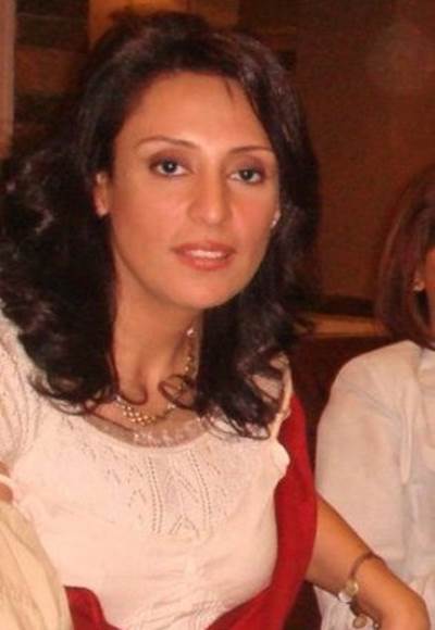 من هي "مذيعة الحمام" التي "مارست الفجور"؟!