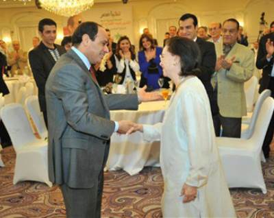 هل ستقام جنازة رسمية لسيدة الشاشة العربية فاتن حمامة؟