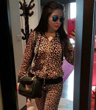 مي عز الدين تخطف الأنظار بدون ماكياج .. وترتدي الـ"تايجر"