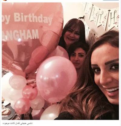 صورة : منى زكي وأصالة أجمل هدية في عيد ميلاد أنغام