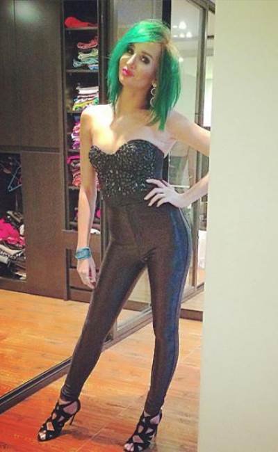 مايا نعمة بالشعر الأخضر!