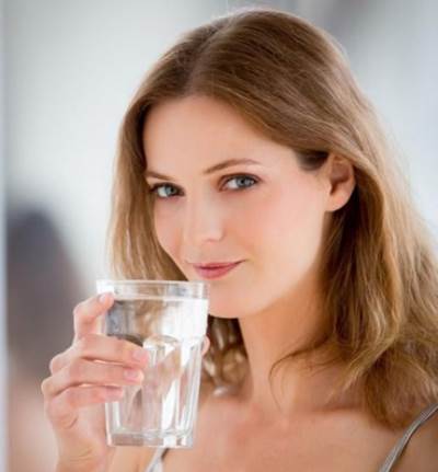 دراسة تشجع على عدم الإكثار من شرب المياه