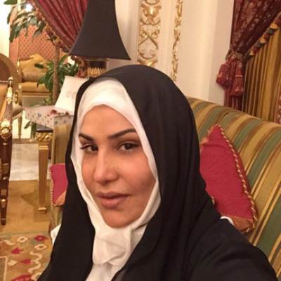 قد لا تعرفها في هذه الصورة .. أحلام ترتدي الحجاب وتتخلى عن الماكياج