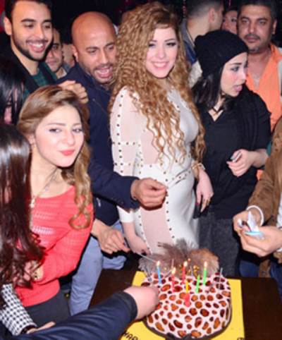 بالصور .. عيد ميلاد مروضة الاسود "أنوسة كوته"