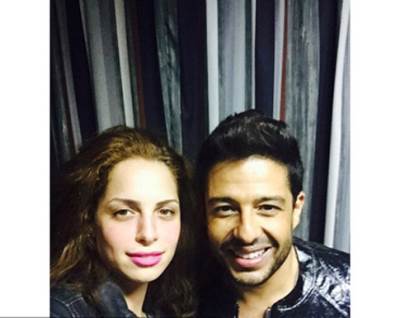 صور الضيفة المفاجأة التي أسعدت محمد حماقي