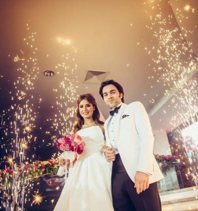 الصور الأولى من شهر عسل شريف رمزي وزوجته ريهام أيمن