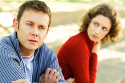  أسباب هروب الرجل من العلاقة العاطفية