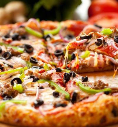 طريقة عمل بيتزا سوبر سوبريم الايطالية