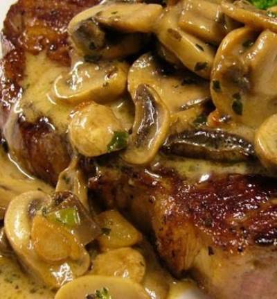 ستيك اللحم بالكريمة والمشروم