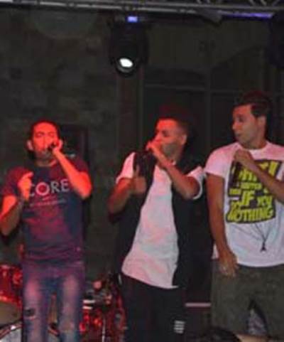 اوكا وارتيجا وشحتة كاريكا يشعلان حماس جمهور "خيمة التسعين"